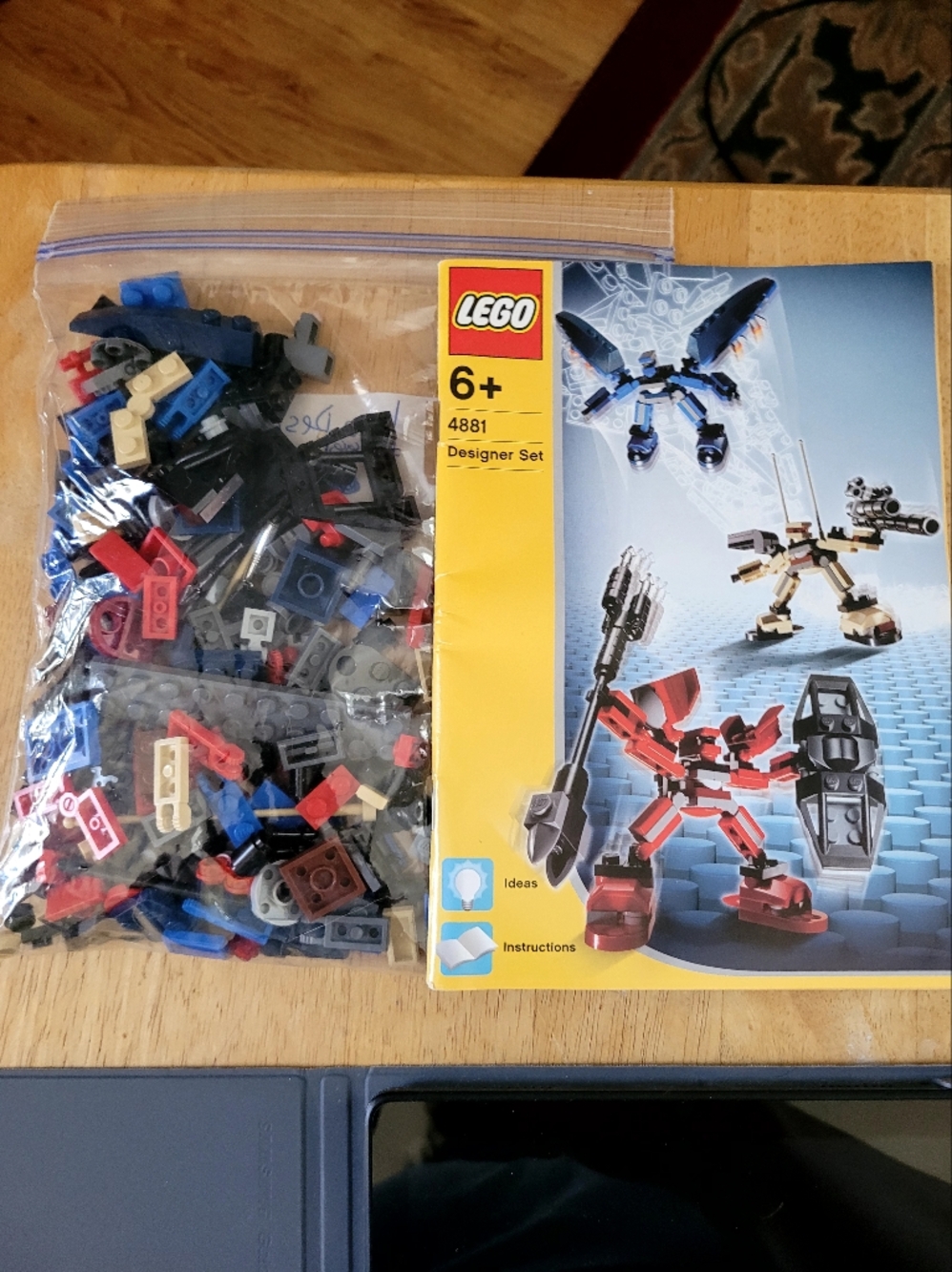 Lego Designer Set 4881 - Blue, Red, Black, Gray